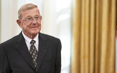 Lou Holtz revealed the horrible thing Joe Biden did to these young girls