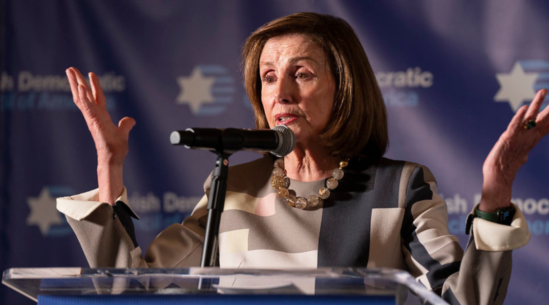 Nancy Pelosi froze in panic after facing this simple question