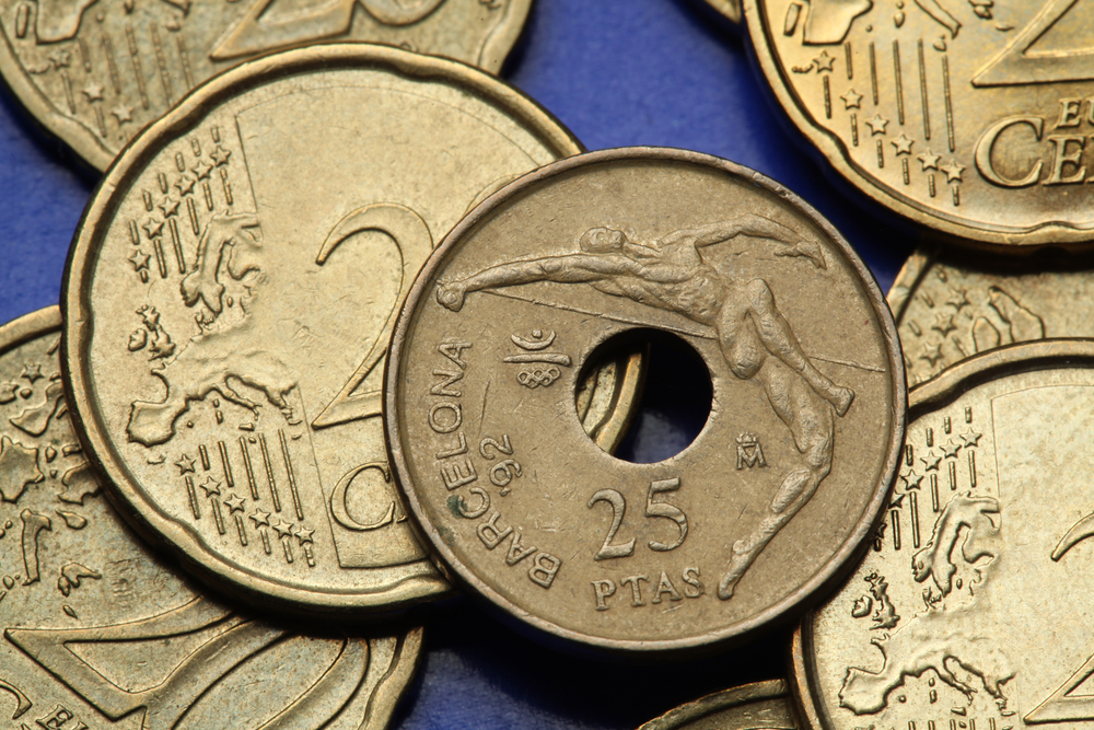 Oscar De La Hoya finally settled his messy divorce with one stunning revelation