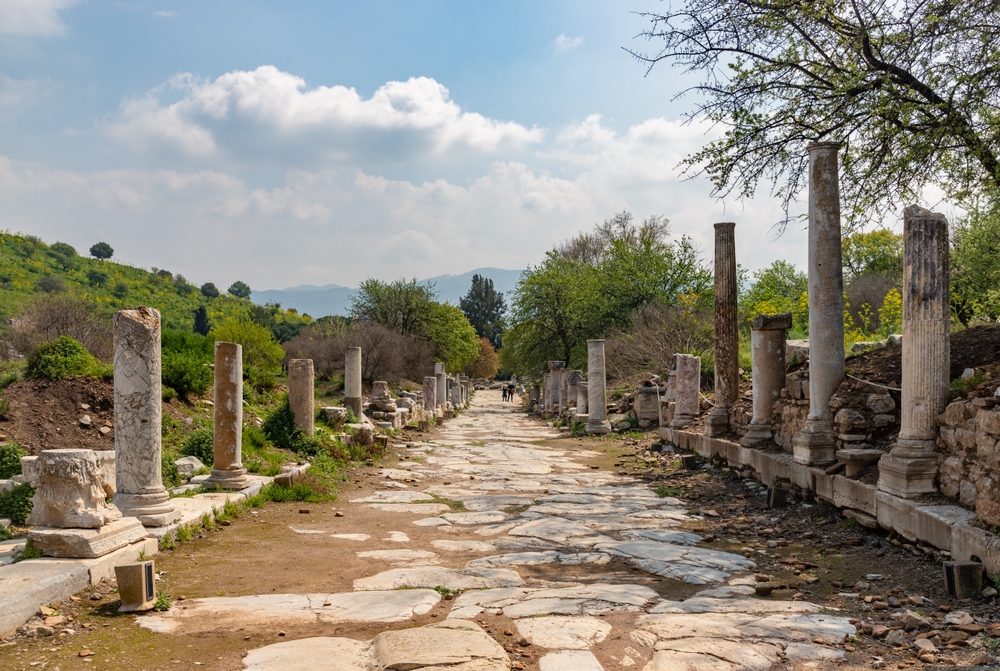 A,Picture,Of,The,Street,Next,To,The,Stage,Agora