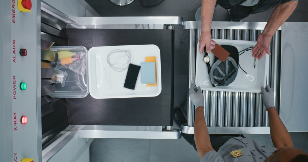 This TSA agent just filed a shocking lawsuit that will make your blood boil