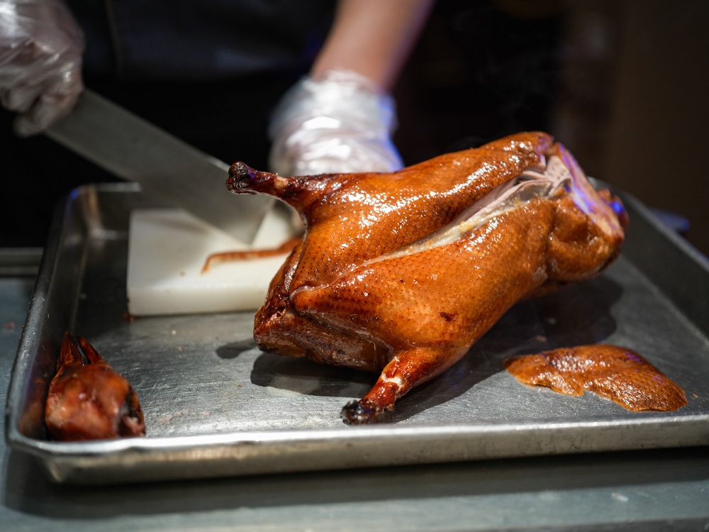 Chef,Slices,Golden,Roasted,Peking,Duck